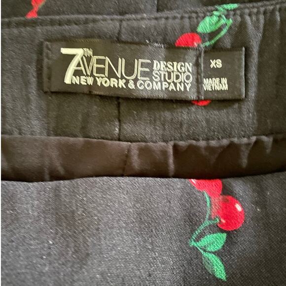 7th Avenue Design Studios Cherry Print Straight Skirt XS - Picture 3 of 7